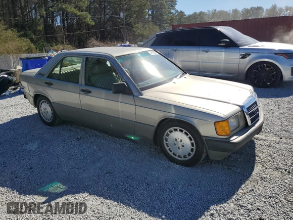1990 Mercedes-Benz 190 z VIN WDBDA29D9LF688953, wystawiony jako Copart lot #46158085 z przebiegiem 158 923 mil mil oraz Nie do naprawy • Non repairable. Historia ofert i sprzedaży dostępna na DreamBid. Obrazek 4.