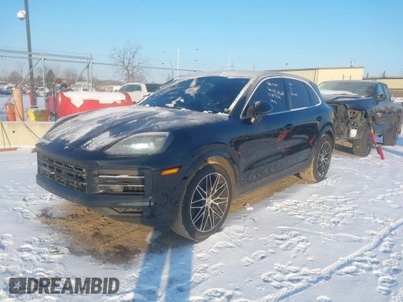 2024 Porsche Cayenne z VIN WP1AA2AY3RDA03125, wystawiony jako IAAI lot #41541684 z przebiegiem 32 813 mil mil oraz . Historia ofert i sprzedaży dostępna na DreamBid. Obrazek 2.