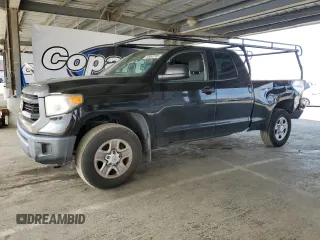 2015 Toyota Tundra SR z VIN 5TFRM5F1XFX091531, wystawiony jako Copart lot #55493785 z przebiegiem 100 182 mil mil oraz Szkoda całkowita • Salvage title. Historia ofert i sprzedaży dostępna na DreamBid. Obrazek 1.