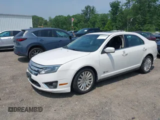2010 Ford Fusion Hybrid с VIN 3FADP0L37AR283930, выставлен на аукционе IAAI как лот 42494005 с пробегом 179 592 миль миль и . История ставок и продаж доступна на DreamBid. Изображение 2.