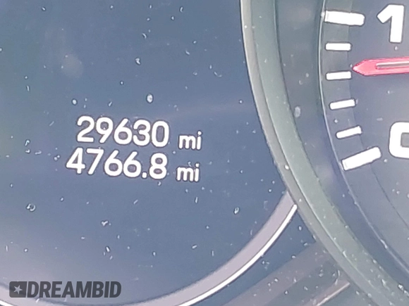 2023 Porsche Cayenne z VIN WP1AA2AY4PDA04443, wystawiony jako IAAI lot #42356928 z przebiegiem 29 630 mil mil oraz . Historia ofert i sprzedaży dostępna na DreamBid. Obrazek 16.