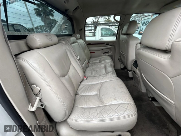 2005 Cadillac Escalade EXT z VIN 3GYEK62N75G264292, wystawiony jako Copart lot #55481905 z przebiegiem 178 920 mil mil oraz Czysty tytuł • Clean title. Historia ofert i sprzedaży dostępna na DreamBid. Obrazek 6.