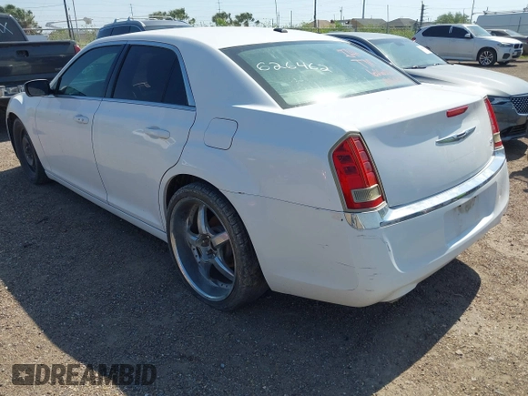 2013 Chrysler 300 z VIN 2C3CCAAG5DH626462, wystawiony jako IAAI lot #42266194 z przebiegiem 268 669 mil mil oraz . Historia ofert i sprzedaży dostępna na DreamBid. Obrazek 3.
