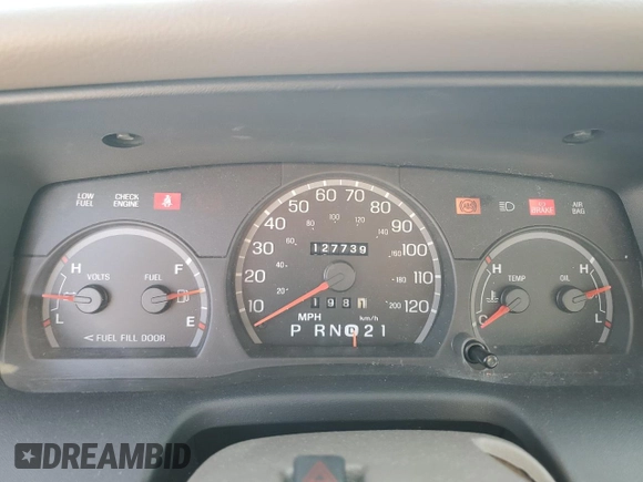 2003 Ford Crown Victoria LX z VIN 2FAFP74W03X209148, wystawiony jako Copart lot #53274575 z przebiegiem 127 739 mil mil oraz Szkody całkowita. Historia ofert i sprzedaży dostępna na DreamBid. Obrazek 9.