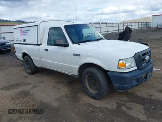 2006 Ford Ranger XL with VIN 1FTYR10D36PA89886, listed as a IAAI auction lot 41815941 with 332,739 mi miles. Bid and sale history available at carsss.com. Image 1.