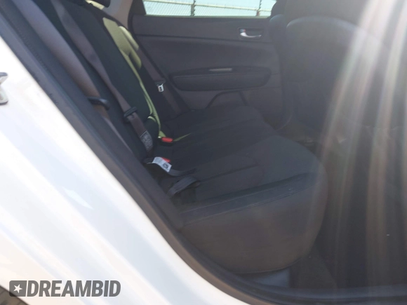 2016 Kia Optima LX with VIN KNAGT4L31G5075416, listed as a IAAI auction lot 42281622 with 125,971 mi miles and . Bid and sale history available at DreamBid. Image 8.