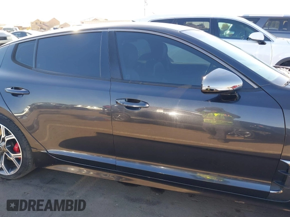 2019 Kia Stinger GT with VIN KNAE35LC3K6059198, listed as a IAAI auction lot 41599686 with 82,886 mi miles. Bid and sale history available at carsss.com. Image 14.