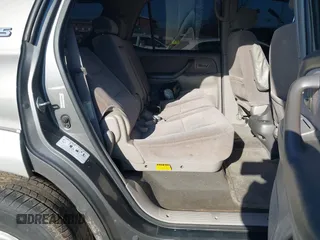 2003 Toyota Sequoia SR5 with VIN 5TDBT44A93S170580, listed as a IAAI auction lot 41739413 with 252,352 mi miles and . Bid and sale history available at DreamBid. Image 8.