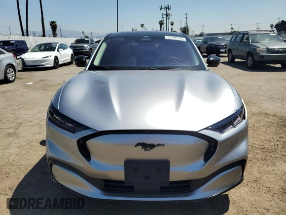 2021 Ford Mustang Mach-E Premium z VIN 3FMTK3R71MMA04498, wystawiony jako Copart lot #51796155 z przebiegiem 7 800 mil mil oraz Szkoda całkowita • Salvage title. Historia ofert i sprzedaży dostępna na DreamBid. Obrazek 5.