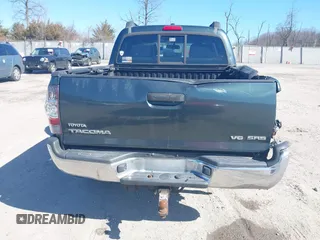 2009 Toyota Tacoma z VIN 3TMLU42N79M027935, wystawiony jako IAAI lot #41645051 z przebiegiem 341 601 mil mil oraz . Historia ofert i sprzedaży dostępna na DreamBid. Obrazek 16.