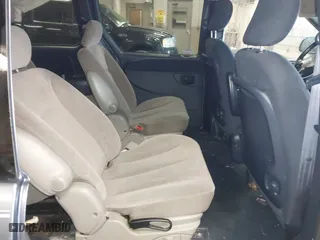 2001 Dodge Caravan Sport with VIN 1B4GP45321B213085, listed as a IAAI auction lot 41529881 with 124,818 mi miles. Bid and sale history available at carsss.com. Image 8.