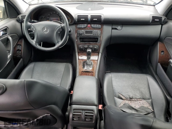 2001 Mercedes-Benz C 230/260/280/320 с VIN WDBRF61J21F056499, выставлен на аукционе Copart как лот 65673225 с пробегом 150 300 миль миль и Чистый • Clean title. История ставок и продаж доступна на DreamBid. Изображение 8.