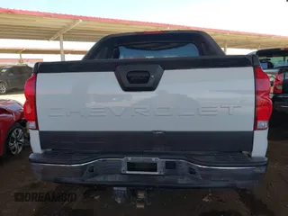 2006 Chevrolet Avalanche Z71 z VIN 3GNEK12Z36G125295, wystawiony jako IAAI lot #42242865 z przebiegiem 149 735 mil mil oraz . Historia ofert i sprzedaży dostępna na DreamBid. Obrazek 6.