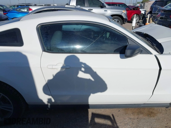 2011 Ford Mustang V6 with VIN 1ZVBP8AM2B5112645, listed as a IAAI auction lot 42062618 with 171,808 mi miles and . Bid and sale history available at DreamBid. Image 14.