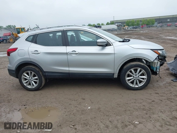 2017 Nissan Rogue SV with VIN JN1BJ1CR0HW120172, listed as a IAAI auction lot 42432543 with 116,938 mi miles and . Bid and sale history available at DreamBid. Image 13.