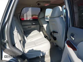2009 Chevrolet Tahoe 2LT z VIN 1GNFC230X9R291177, wystawiony jako IAAI lot #41965944 z przebiegiem 71 073 mil mil oraz . Historia ofert i sprzedaży dostępna na DreamBid. Obrazek 8.