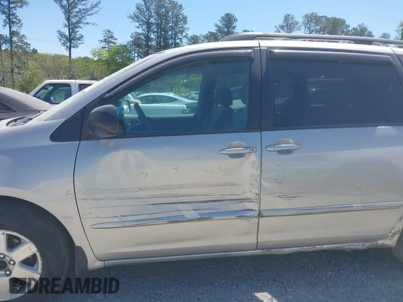2008 Toyota Sienna CE with VIN 5TDZK23C18S121499, listed as a IAAI auction lot 42017416 with 204,078 mi miles. Bid and sale history available at carsss.com. Image 6.