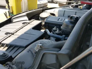 2006 BMW 3 Series 325i с VIN WBAVB17556NK32271, выставлен на аукционе IAAI как лот 42638675 с пробегом 178 290 миль миль и . История ставок и продаж доступна на DreamBid. Изображение 12.