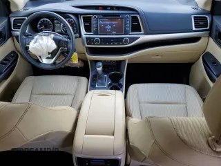 2018 Toyota Highlander LE с VIN 5TDBZRFH6JS812871, выставлен на аукционе Copart как лот 80105144 с пробегом 33 024 миль миль и Списание • Salvage title. История ставок и продаж доступна на DreamBid. Изображение 8.