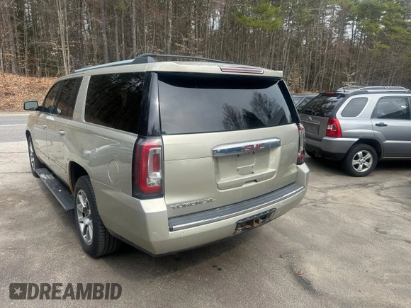 2015 GMC Yukon XL Denali with VIN 1GKS2JKJ2FR574204, listed as a Copart auction lot 54520825 with 213,647 mi miles and Clean Title. Bid and sale history available at carsss.com. Image 3.