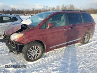2018 Toyota Sienna XLE Auto Access Seat with VIN 5TDYZ3DC3JS917978, listed as a Copart auction lot 89261165 with 999,999 mi miles and Clean Title. Bid and sale history available at carsss.com. Image 1.