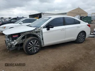2018 Subaru Legacy Premium z VIN 4S3BNAF61J3043385, wystawiony jako Copart lot #61836425 z przebiegiem 61 772 mil mil oraz Szkoda całkowita • Salvage title. Historia ofert i sprzedaży dostępna na DreamBid. Obrazek 1.