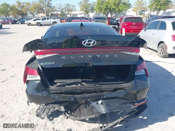 2021 Hyundai Elantra SE with VIN KMHLL4AG1MU123565, listed as a IAAI auction lot 41807345 with 57,240 mi miles. Bid and sale history available at carsss.com. Image 16.