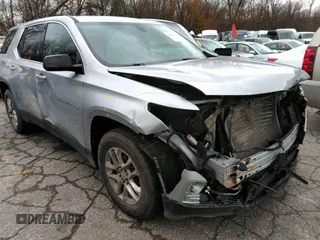 2019 Chevrolet Traverse LS with VIN 1GNEVFKWXKJ161228, listed as a IAAI auction lot 40867691 with 141,735 mi miles. Bid and sale history available at carsss.com. Image 1.