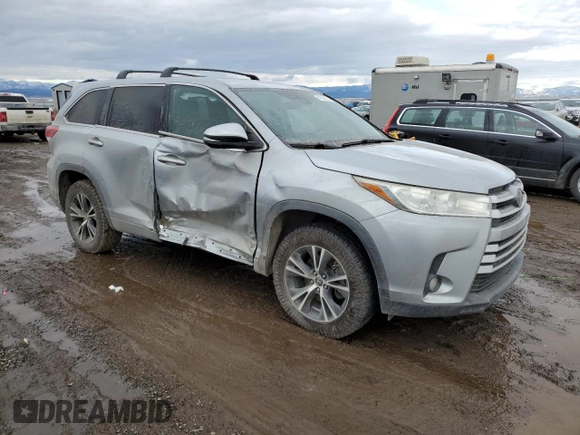 2017 Toyota Highlander LE with VIN 5TDZZRFH7HS226821, listed as a Copart auction lot 47089555 with 101,192 mi miles and Salvage title. Bid and sale history available at DreamBid. Image 4.