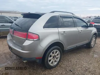 2008 Lincoln MKX with VIN 2LMDU68C78BJ20315, listed as a IAAI auction lot 41605710 with 199,903 mi miles. Bid and sale history available at carsss.com. Image 4.