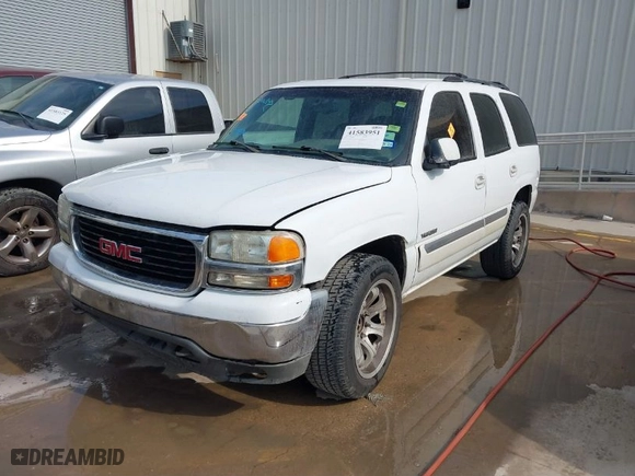 2002 GMC Yukon SLT with VIN 1GKEC13V02R300098, listed as a IAAI auction lot 41583951 with 247,780 mi miles. Bid and sale history available at carsss.com. Image 2.