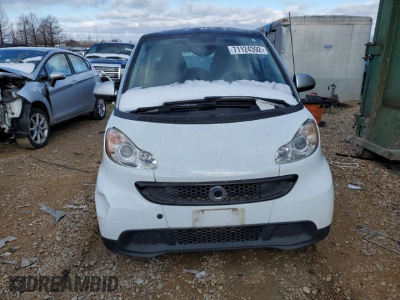 2015 Smart fortwo Passion z VIN WMEEJ3BA8FK790317, wystawiony jako Copart lot #71124392 z przebiegiem Nie podano mil oraz Szkody całkowita. Historia ofert i sprzedaży dostępna na DreamBid. Obrazek 5.
