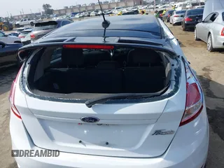 2019 Ford Fiesta ST-Line z VIN 3FADP4DJ1KM112318, wystawiony jako IAAI lot #42322602 z przebiegiem 57 205 mil mil oraz . Historia ofert i sprzedaży dostępna na DreamBid. Obrazek 14.