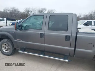 2004 Ford F-350 XL z VIN 1FTSW31P14ED94721, wystawiony jako IAAI lot #41591234 z przebiegiem 221 687 mil mil oraz . Historia ofert i sprzedaży dostępna na DreamBid. Obrazek 14.