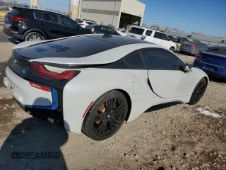 2015 BMW i8 z VIN WBY2Z2C51FV392594, wystawiony jako Copart lot #42561715 z przebiegiem Nie podano mil oraz Szkoda całkowita • Salvage title. Historia ofert i sprzedaży dostępna na DreamBid. Obrazek 3.