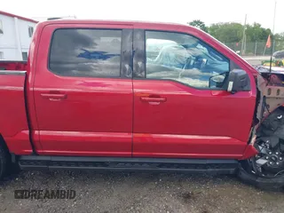 2024 Ford F-150 Lightning Flash z VIN 1FT6W3L7XRWG02773, wystawiony jako IAAI lot #42266067 z przebiegiem 7 256 mil mil oraz . Historia ofert i sprzedaży dostępna na DreamBid. Obrazek 14.
