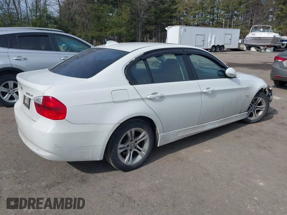 2008 BMW 3 Series 328xi z VIN WBAVC93598K040793, wystawiony jako IAAI lot #41793277 z przebiegiem 139 186 mil mil oraz . Historia ofert i sprzedaży dostępna na DreamBid. Obrazek 4.