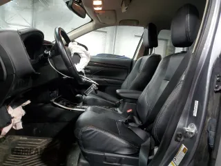 2017 Mitsubishi Outlander SE z VIN JA4AZ3A35HZ020153, wystawiony jako Copart lot #57235705 z przebiegiem 77 229 mil mil oraz Szkoda całkowita • Salvage title. Historia ofert i sprzedaży dostępna na DreamBid. Obrazek 7.
