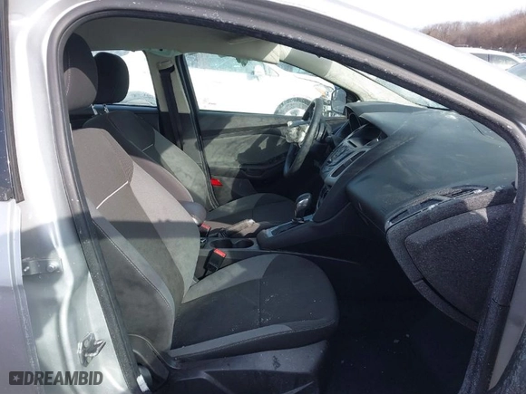 2012 Ford Focus SE with VIN 1FAHP3F21CL420948, listed as a IAAI auction lot 41271475 with 83,552 mi miles. Bid and sale history available at carsss.com. Image 5.