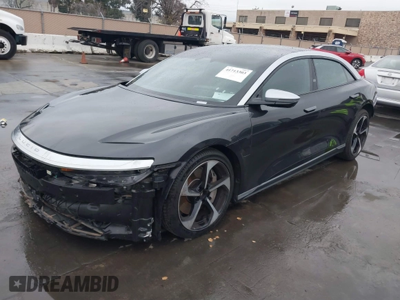 2023 Lucid Air Grand Touring z VIN 50EA1GBA3PA001806, wystawiony jako IAAI lot #41713303 z przebiegiem 6367 mil mil oraz . Historia ofert i sprzedaży dostępna na DreamBid. Obrazek 21.