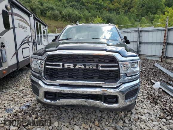 2021 Ram 3500 Tradesman with VIN 3C63RRGJXMG622443, listed as a Copart auction lot 63240644 with 242,625 mi miles and Clean Title. Bid and sale history available at carsss.com. Image 5.