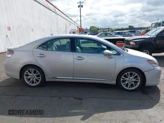 2010 Lexus HS 250h with VIN JTHBB1BA7A2007191, listed as a IAAI auction lot 42068847 with 213,323 mi miles. Bid and sale history available at carsss.com. Image 13.
