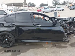 2016 BMW M5 z VIN WBSFV9C54GD595793, wystawiony jako IAAI lot #42101121 z przebiegiem 58 775 mil mil oraz . Historia ofert i sprzedaży dostępna na DreamBid. Obrazek 12.