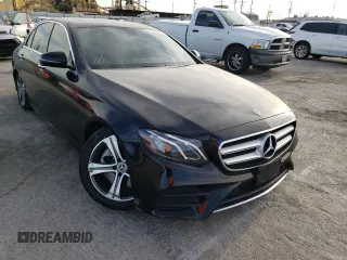 2019 Mercedes-Benz E-Class E 300 with VIN WDDZF4JB8KA642319, listed as a Copart auction lot 71752612 with 40,500 mi miles. Bid and sale history available at carsss.com. Image 4.