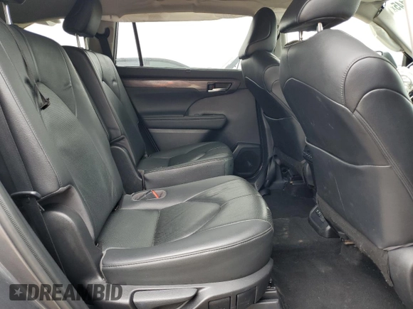 2021 Toyota Highlander Limited z VIN 5TDDZRBH1MS524470, wystawiony jako Copart lot #55677145 z przebiegiem 47 955 mil mil oraz Szkoda całkowita • Salvage title. Historia ofert i sprzedaży dostępna na DreamBid. Obrazek 10.