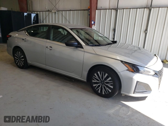 2024 Nissan Altima 2.5 SV with VIN 1N4BL4DV5RN378186, listed as a Copart auction lot 52119375 with 31,733 mi miles and Non Repairable. Bid and sale history available at carsss.com. Image 4.
