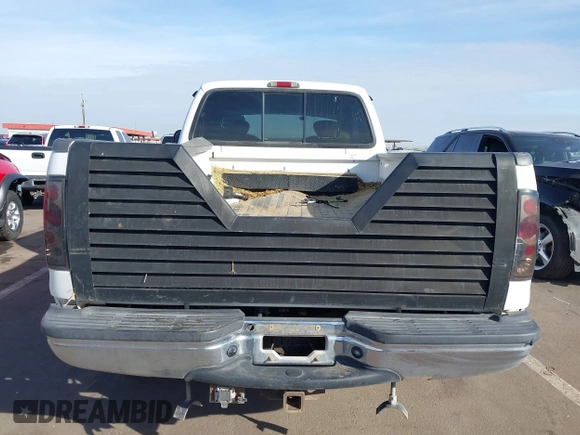2001 Ford Super Duty F-250 XL with VIN 1FTNX21S61EB04767, listed as a IAAI auction lot 41555822 with 227,951 mi miles. Bid and sale history available at carsss.com. Image 17.