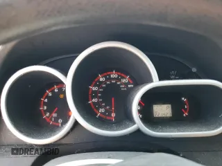 2010 Pontiac Vibe 1SA with VIN 5Y2SP6E86AZ414421, listed as a Copart auction lot 53953625 with 221,421 mi miles and Salvage title. Bid and sale history available at DreamBid. Image 9.