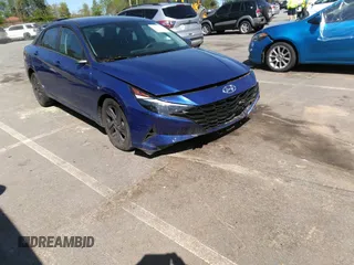 2023 Hyundai Elantra SEL z VIN 5NPLM4AG8PH110215, wystawiony jako IAAI lot #42000978 z przebiegiem 45 823 mil mil oraz . Historia ofert i sprzedaży dostępna na DreamBid. Obrazek 1.