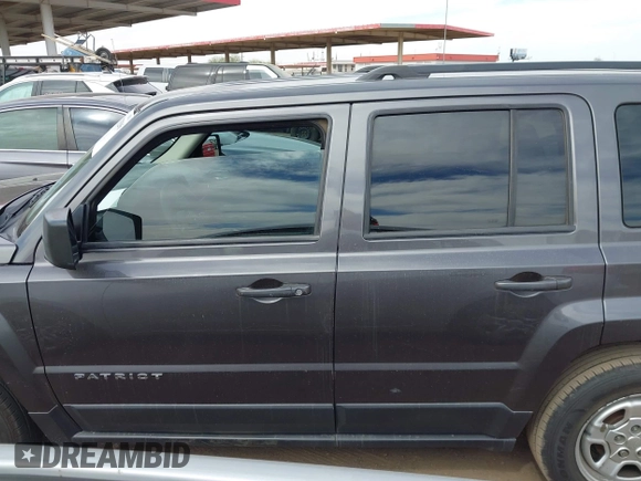 2017 Jeep Patriot Sport SE with VIN 1C4NJPBA3HD136578, listed as a IAAI auction lot 41733206 with 193,522 mi miles and . Bid and sale history available at DreamBid. Image 14.